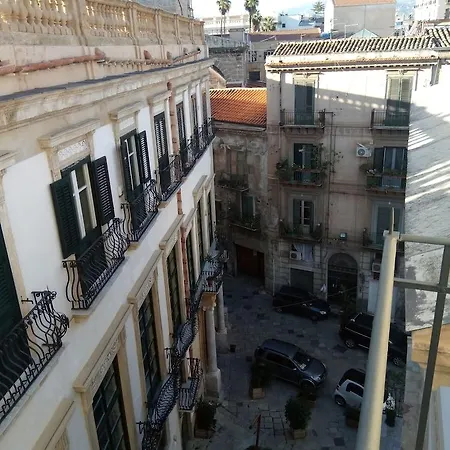 I Cavalieri Di Malta Oda ve Kahvaltı Palermo
