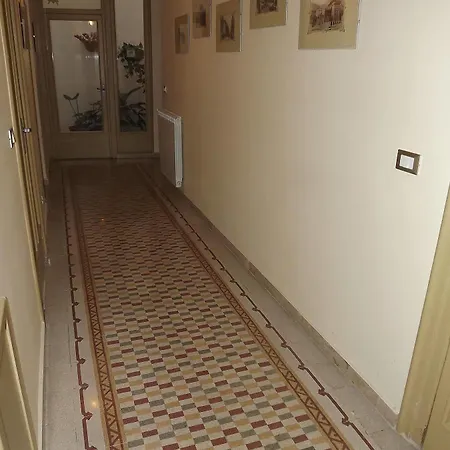 I Cavalieri Di Malta Oda ve Kahvaltı 3*